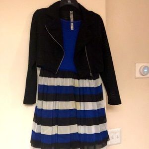 Girls 2 piece dress.